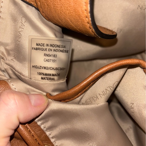 Calvin Klein Crossbody Bucket bag with Drawstring in Brown EUC - Picture 8 of 12